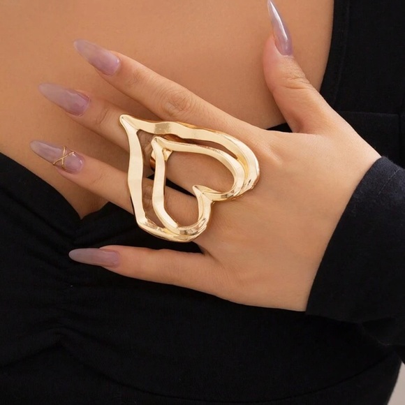 Jewelry - Gold Heart Statement Ring